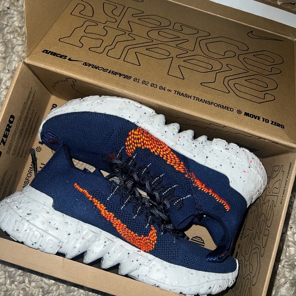 space hippie black wheat on feet